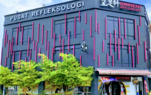 Massage and reflexology shop exterior for evening leisure and return pickup planning